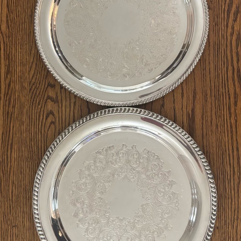 Pair of vintage silver plate round serving bar trays 15” William Rogers